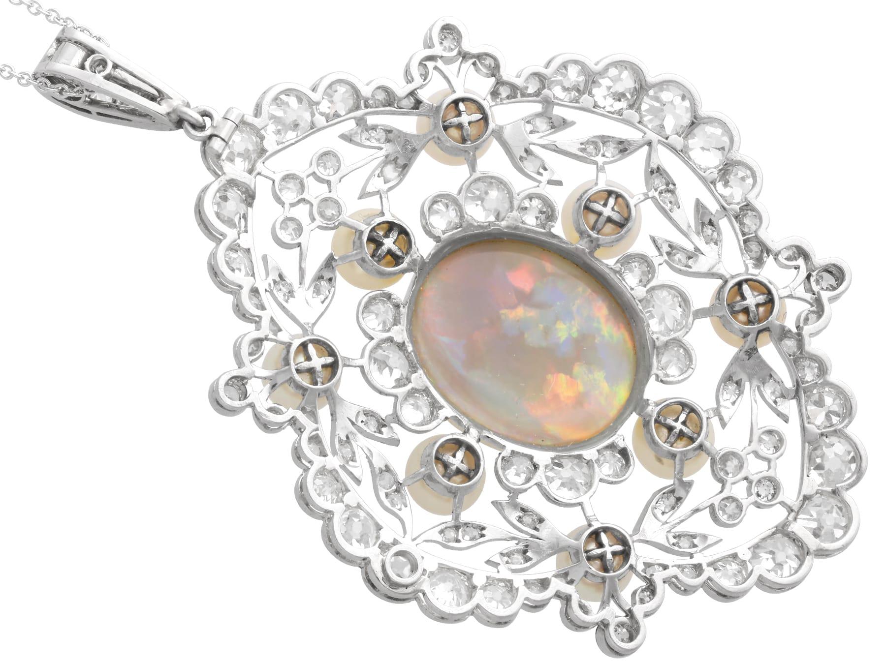 Pendentif en platine avec opale de 5,50 carats, perle d'eau salée naturelle et diamant de 8,31 carats en vente 1