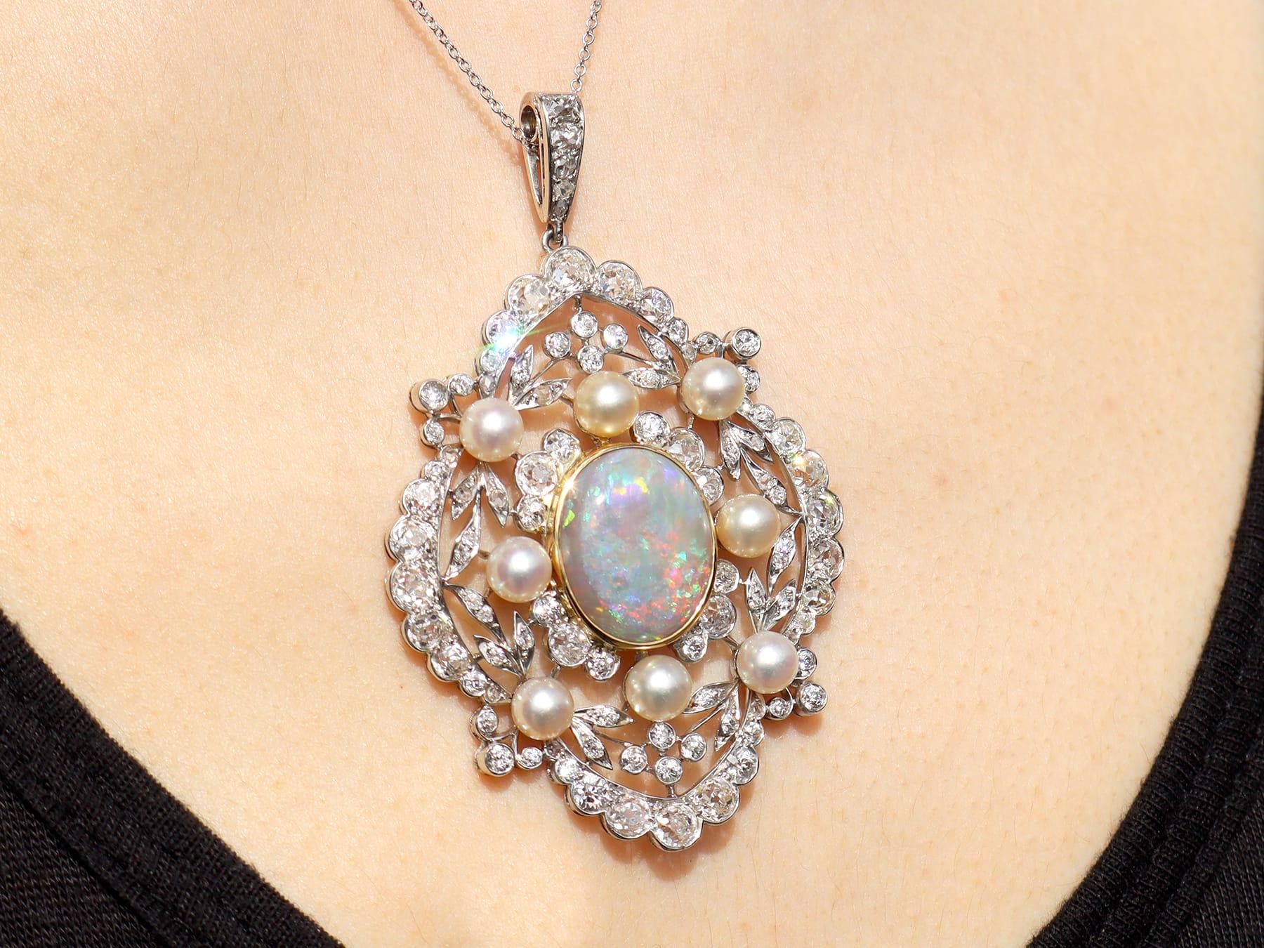 Pendentif en platine avec opale de 5,50 carats, perle d'eau salée naturelle et diamant de 8,31 carats en vente 4