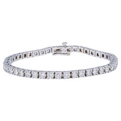 5.50 Carat Round Brilliant Cut Diamond Tennis Bracelet in 14 Karat White Gold