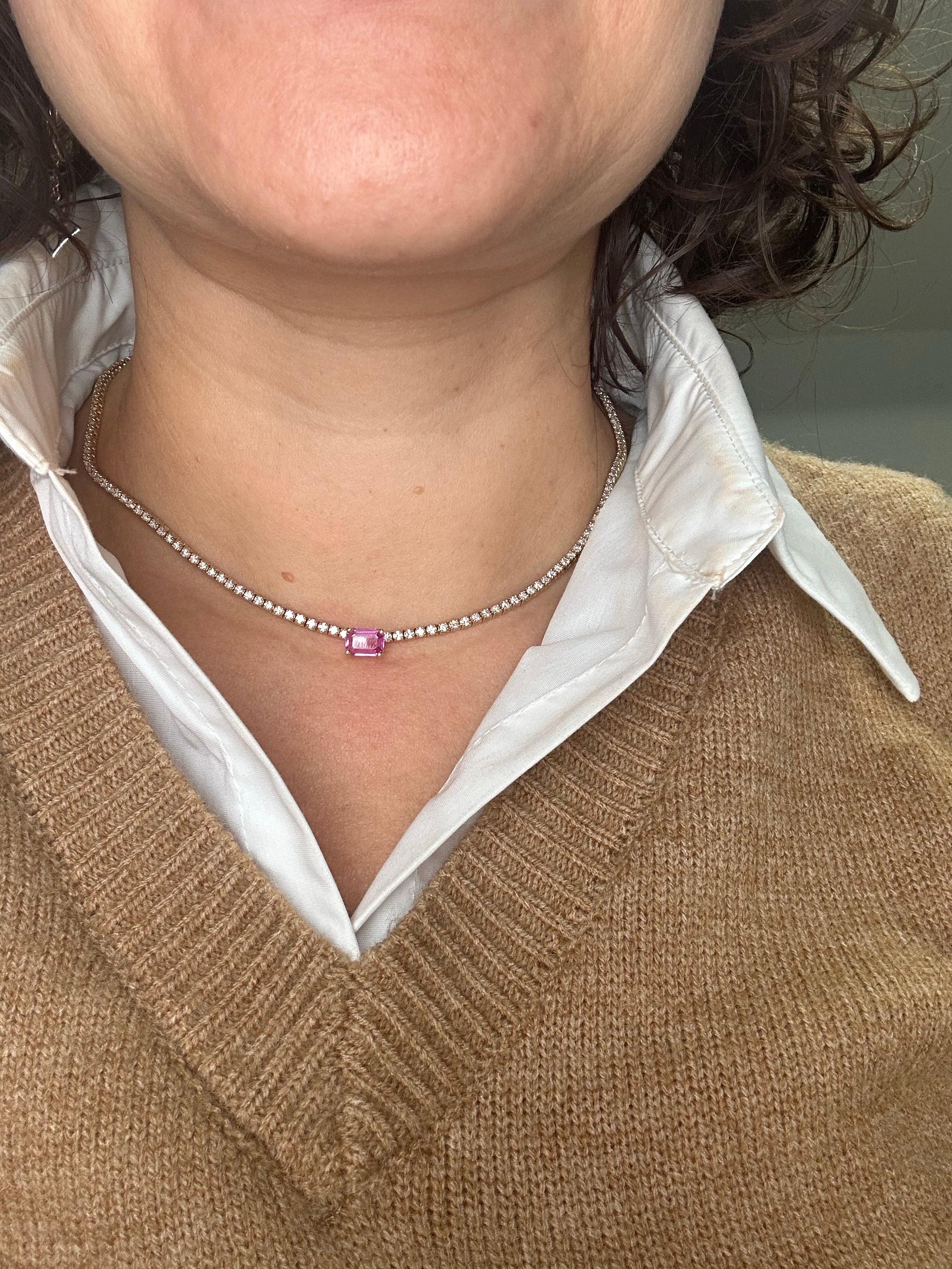 5,50 carati Collana con diamanti e zaffiri rosa in oro 18KT in vendita 1