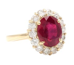14 Karat beeindruckender Gelbgold-Ring mit 5,50 Karat rotem Rubin und natürlichem Diamant