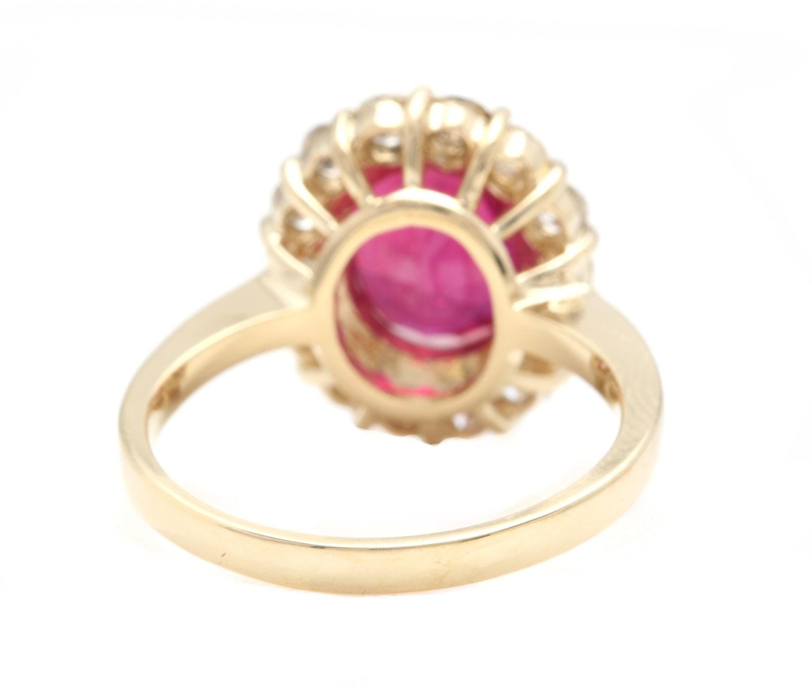 5.50 Carats Impressive Red Ruby and Natural Diamond 14K Yellow Gold Ring In New Condition For Sale In Los Angeles, CA