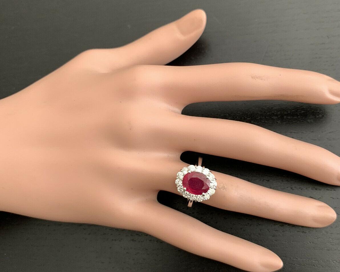 Women's 5.50 Carats Impressive Red Ruby and Natural Diamond 14K Yellow Gold Ring For Sale