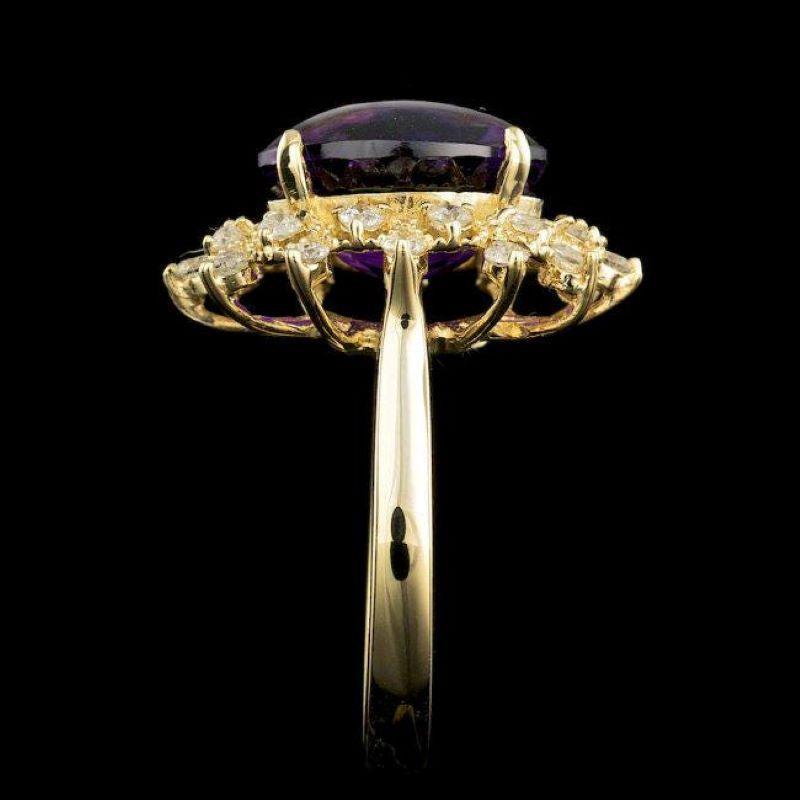 5.50 Carats Natural Amethyst and Diamond 14K Solid Yellow Gold Ring In New Condition For Sale In Los Angeles, CA