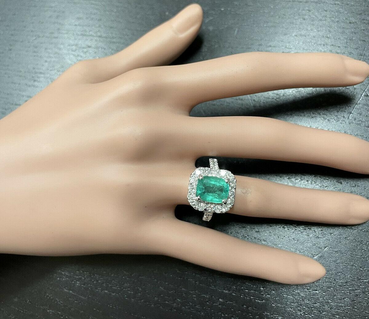 Women's 5.50 Carats Natural Emerald and Diamond 14K Solid White Gold Ring For Sale
