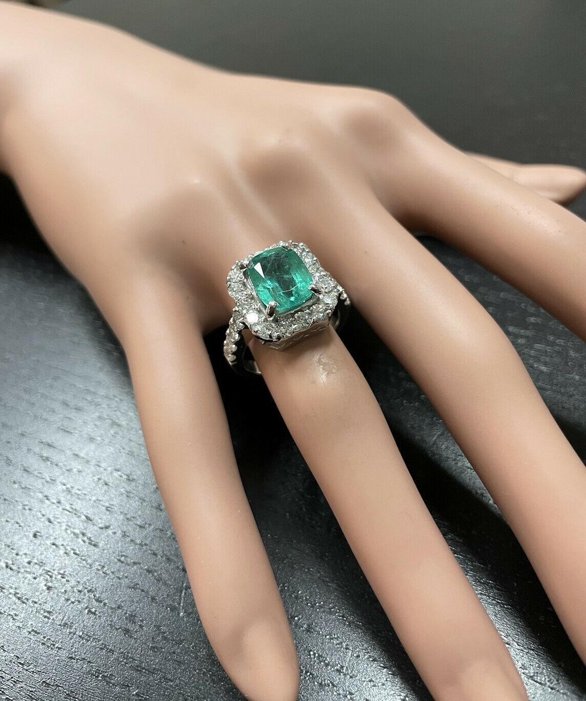 5.50 Carats Natural Emerald and Diamond 14K Solid White Gold Ring For Sale 1