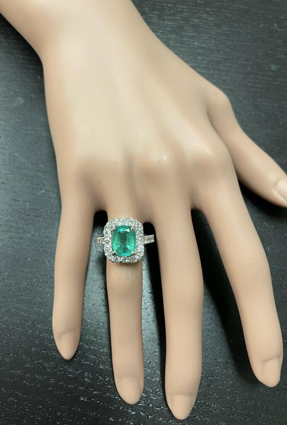 5.50 Carats Natural Emerald and Diamond 14K Solid White Gold Ring For Sale 2