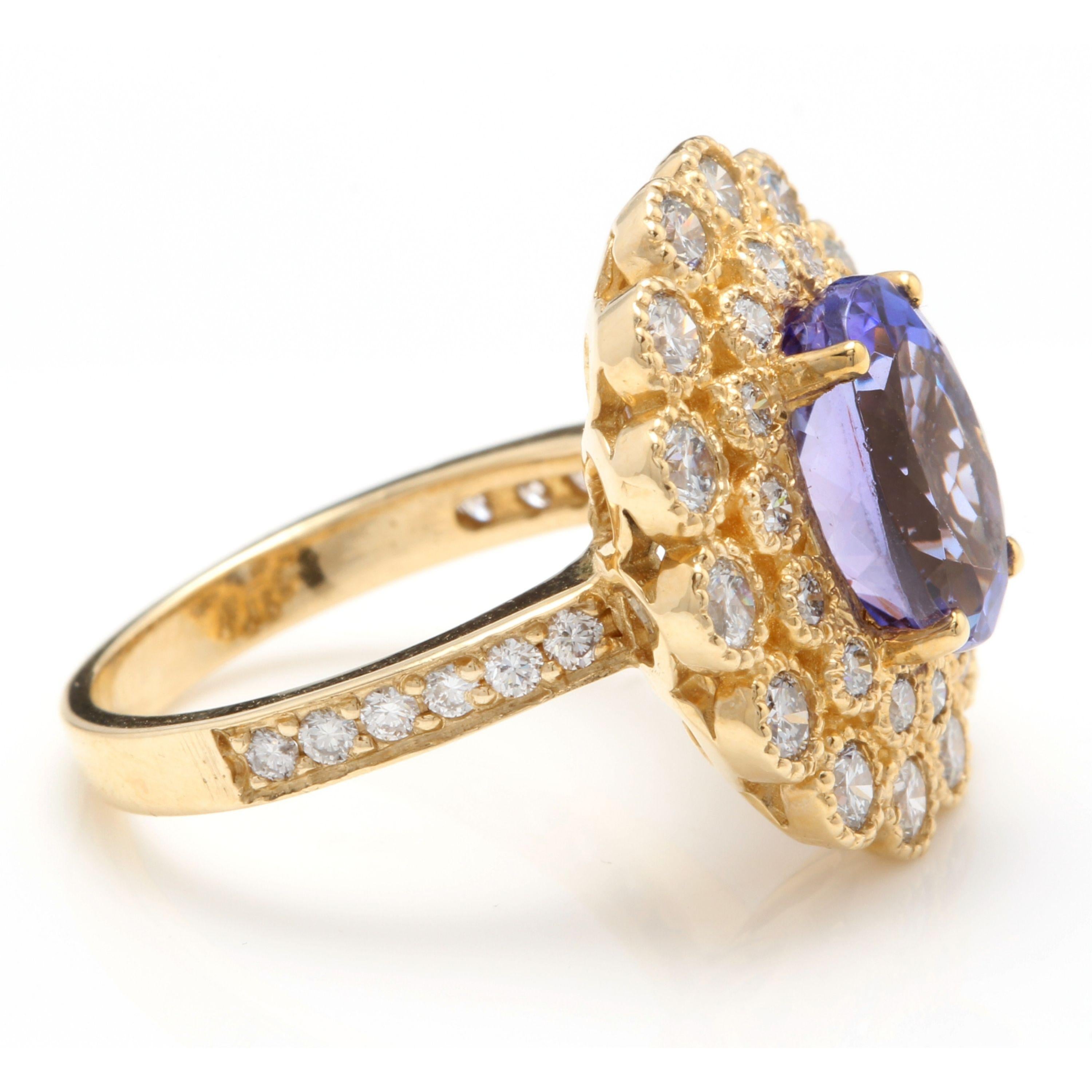 Taille mixte Bague en or jaune massif 14 carats avec tanzanite naturelle de 5,50 carats et diamants en vente