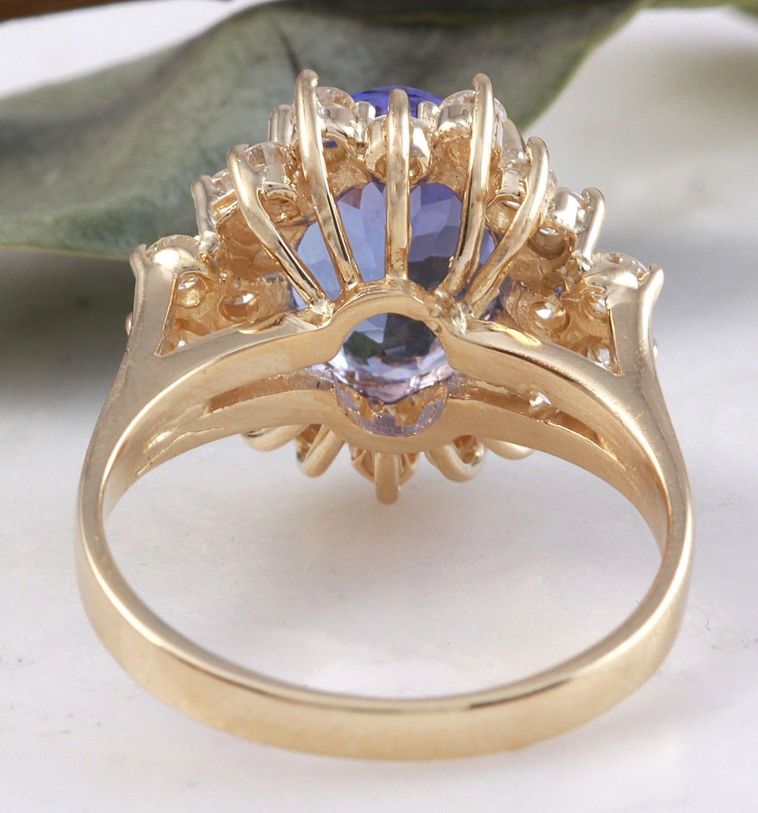 5.50 Carat Natural Tanzanite and Diamond 14 Karat Solid Yellow Gold Ring In New Condition For Sale In Los Angeles, CA