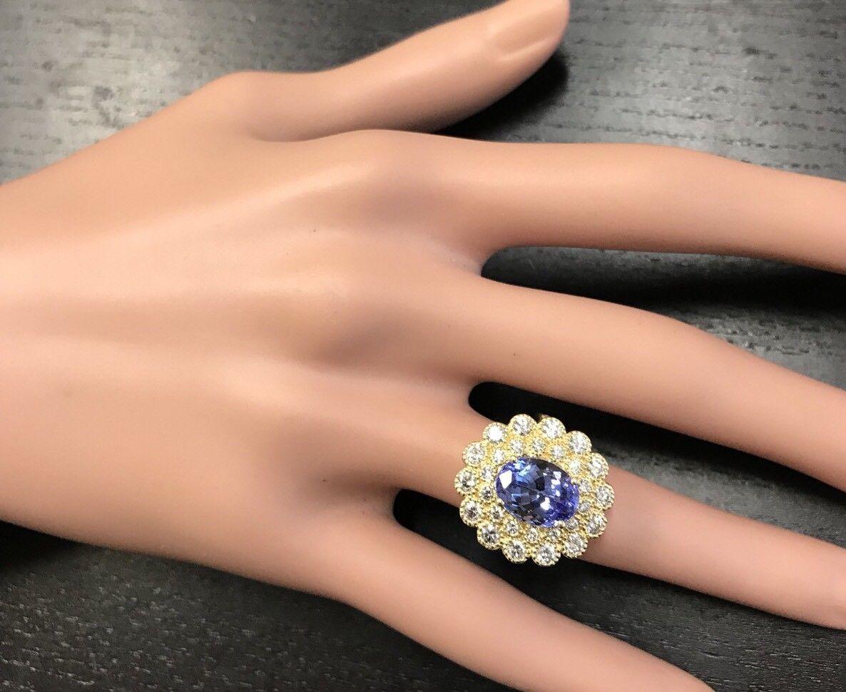 Bague en or jaune massif 14 carats avec tanzanite naturelle de 5,50 carats et diamants Pour femmes en vente