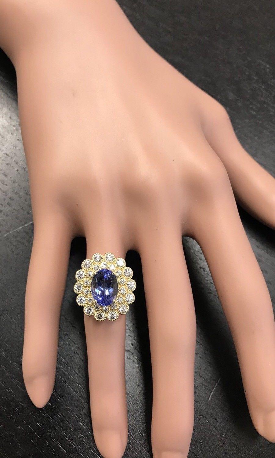 Bague en or jaune massif 14 carats avec tanzanite naturelle de 5,50 carats et diamants en vente 1