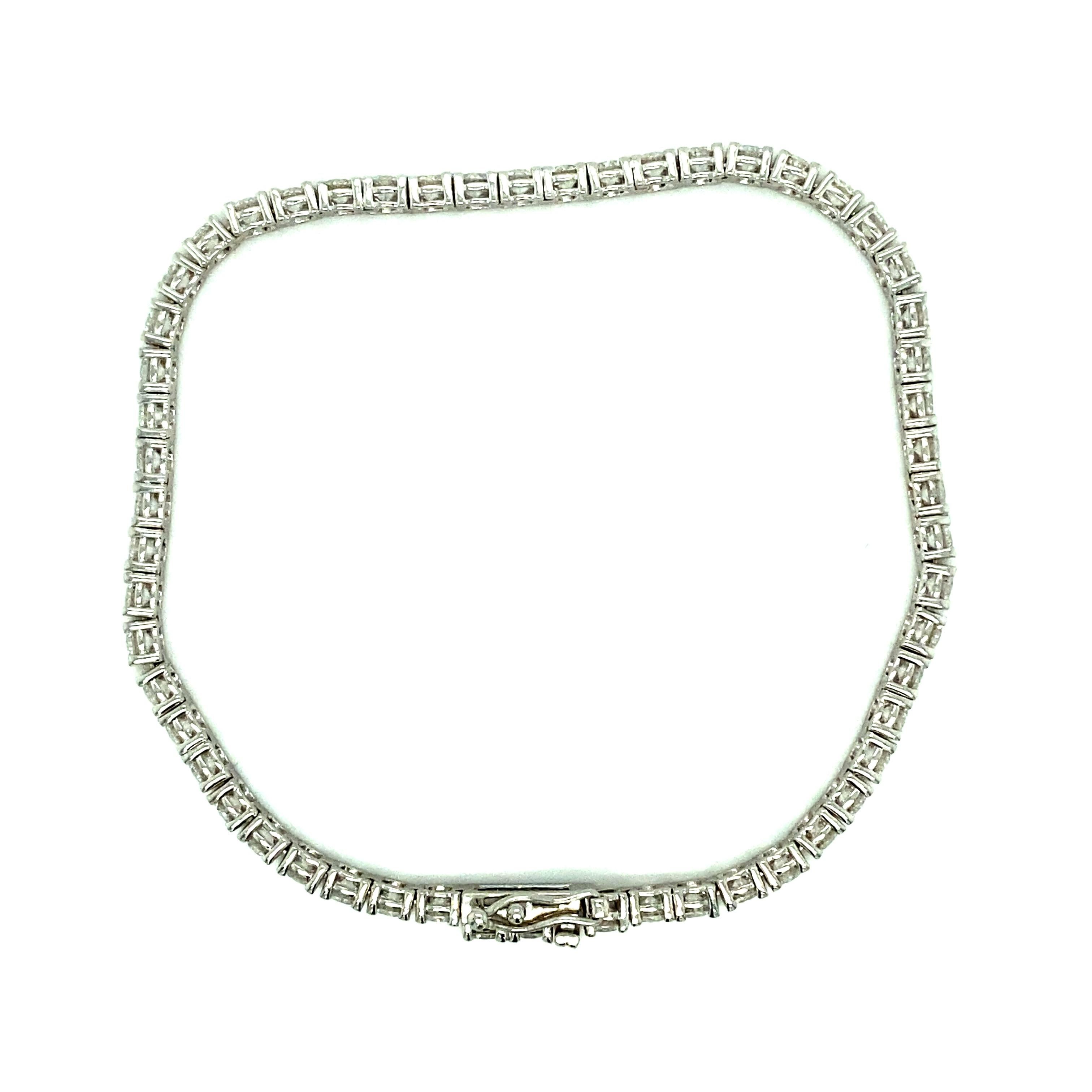 Round Cut 5.50 Ct Diamond Tennis Bracelet, 14kt White Gold For Sale