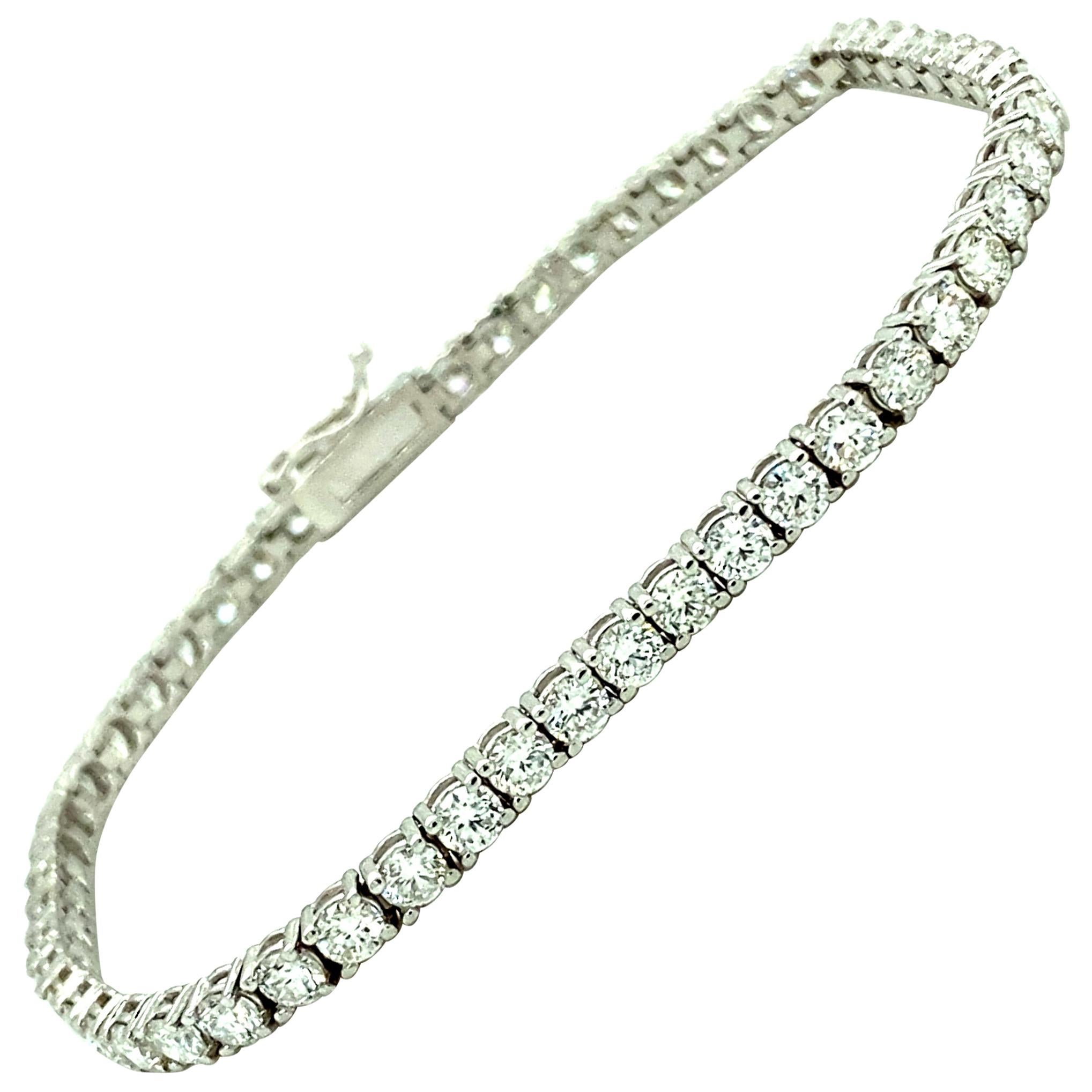 5.50 Ct Diamond Tennis Bracelet, 14kt White Gold For Sale