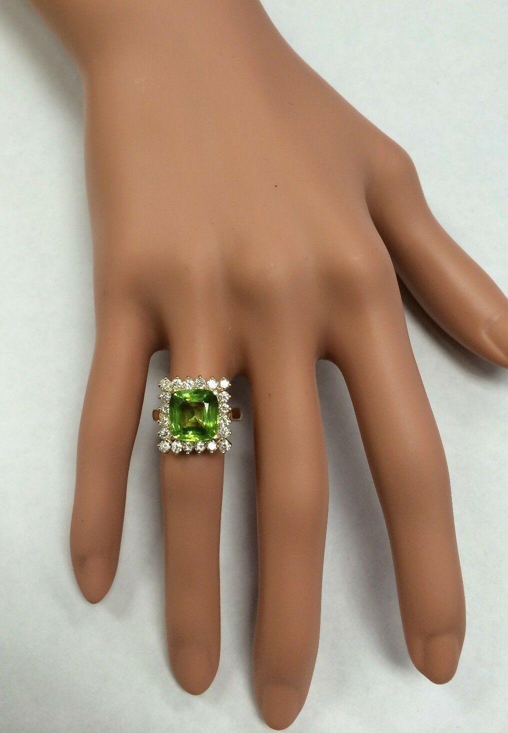 Women's 5.50 Ct Natural Very Nice Looking Peridot and Diamond 14K Solid Yellow Gold Ring For Sale