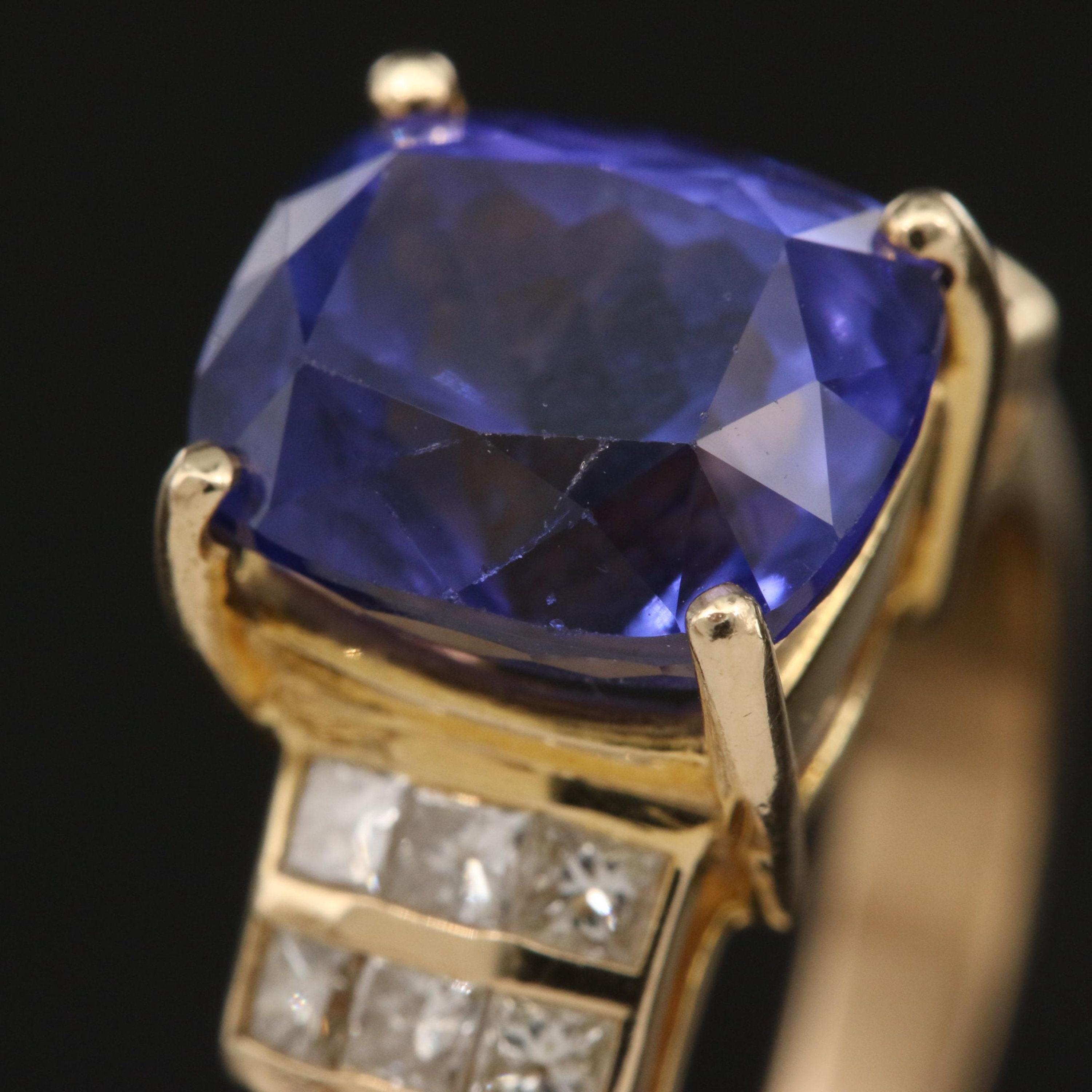 For Sale:  Vintage 5.50 Carat Tanzanite Diamond Yellow Gold Engagement Ring Bridal Ring 2