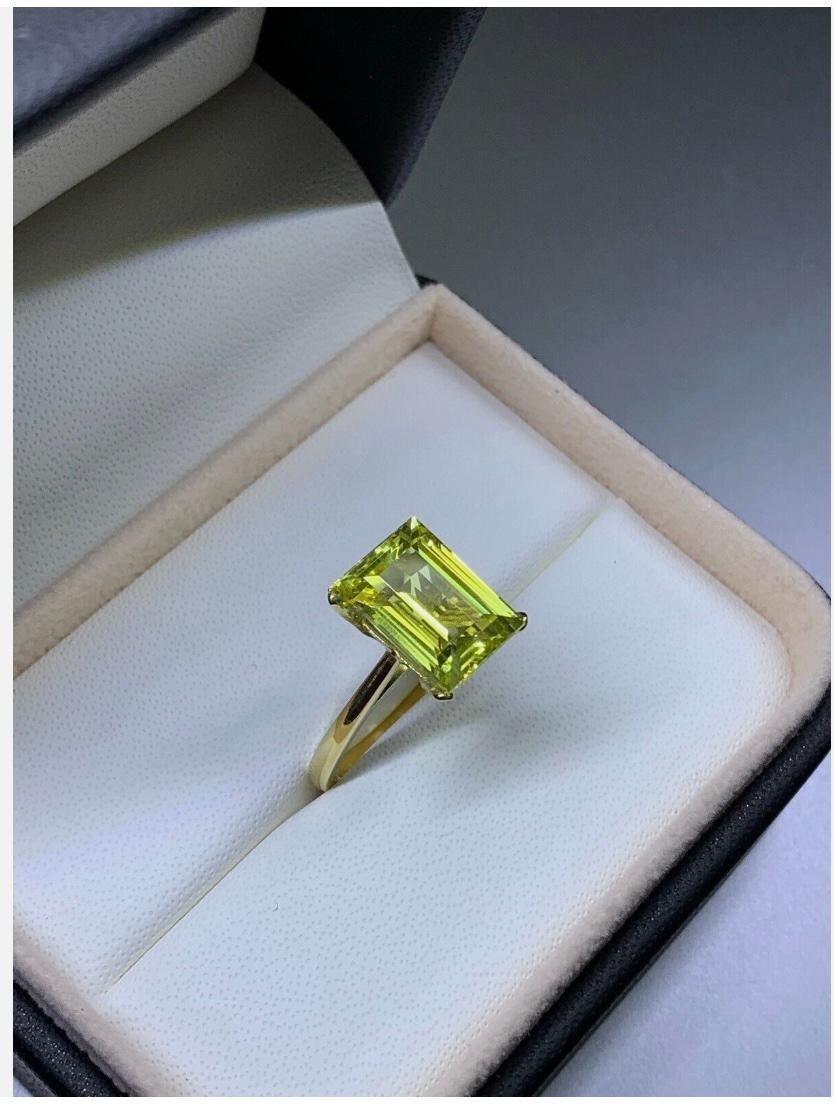 Women's 5.50ct Yellow Sapphire Emerald Cut Solitaire Engagement Ring In 18ct Yellow Gold For Sale