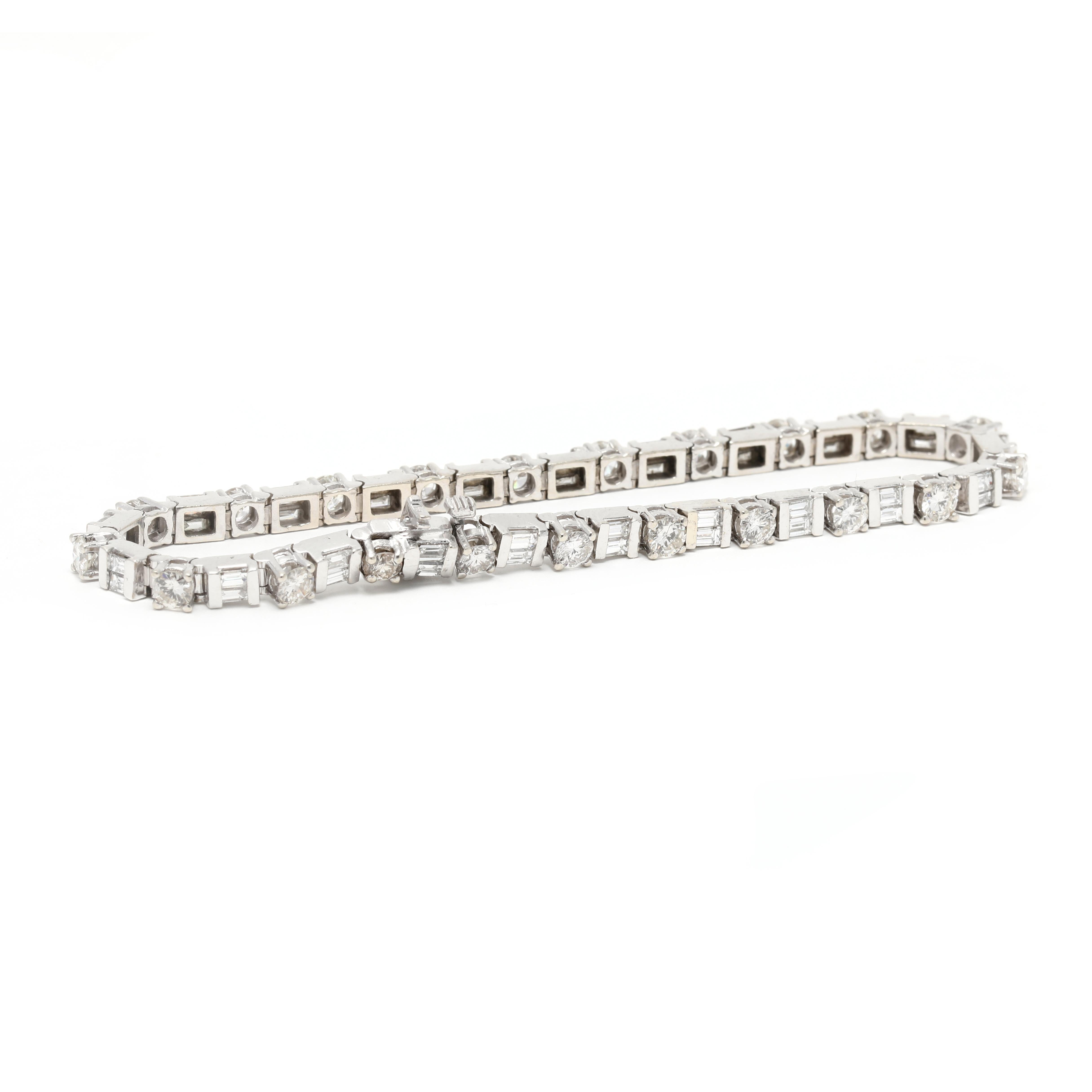 Taglio baguette Bracciale tennis con diamanti da 5,50 carati, oro bianco 14 carati, tondo baguette in vendita