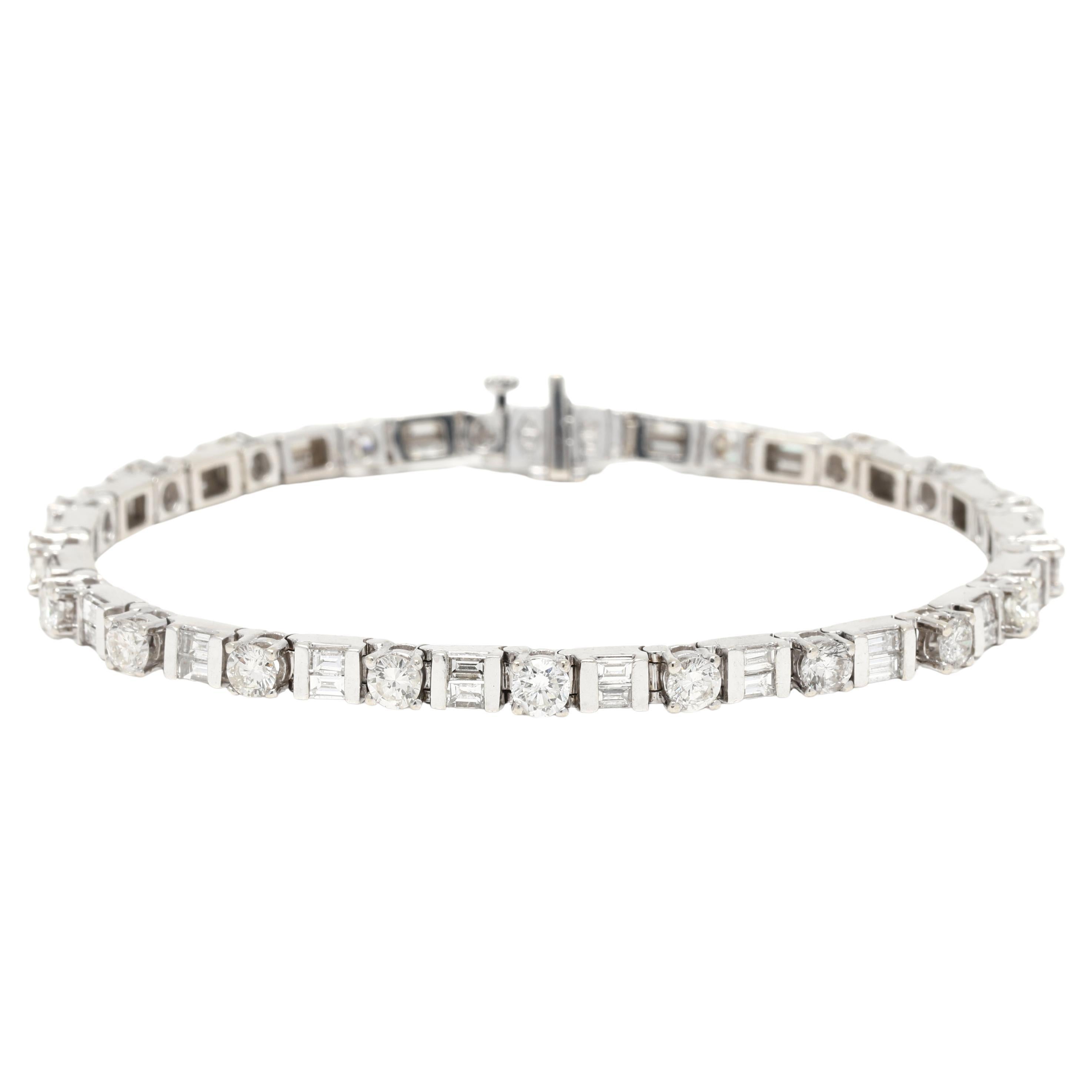 Tennisarmband mit 5,50 Karat Diamanten, 14k Weißgold, rundem Baguette- Baguette-Diamant
