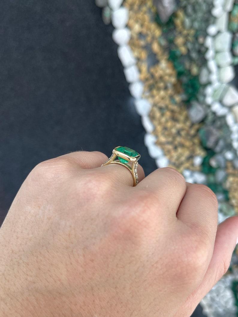 5.50tcw AAA Emerald & Diamond Bezel Set Engagement Ring 18K  Colombian Emerald In New Condition For Sale In Jupiter, FL