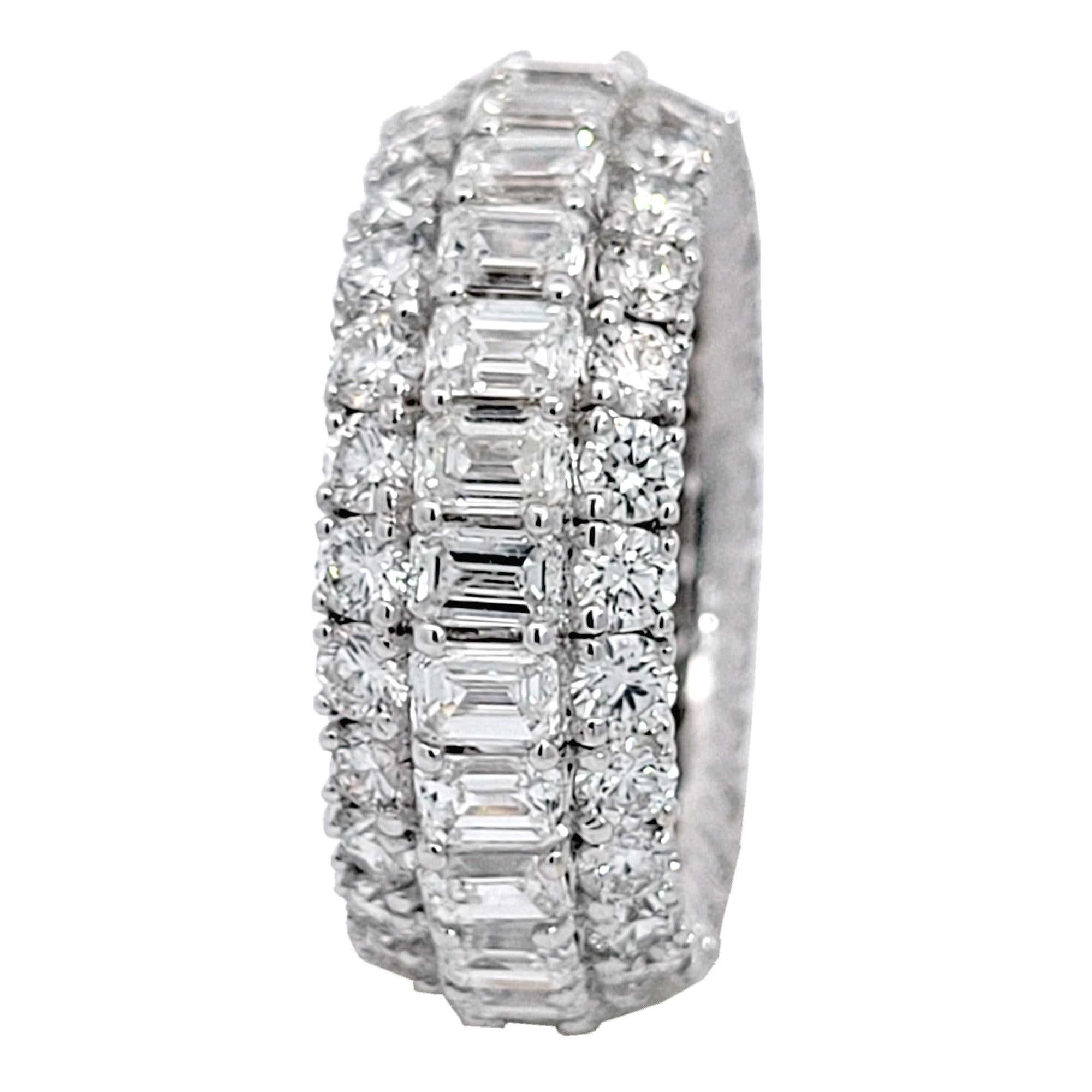 5.51 Carat Emerald Cut/Round Brilliant Diamond 18k Gold Eternity Ring In New Condition For Sale In Los Angeles, CA