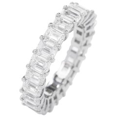5,51 Karat Smaragdschliff Diamant Platin Eternity Band Ring