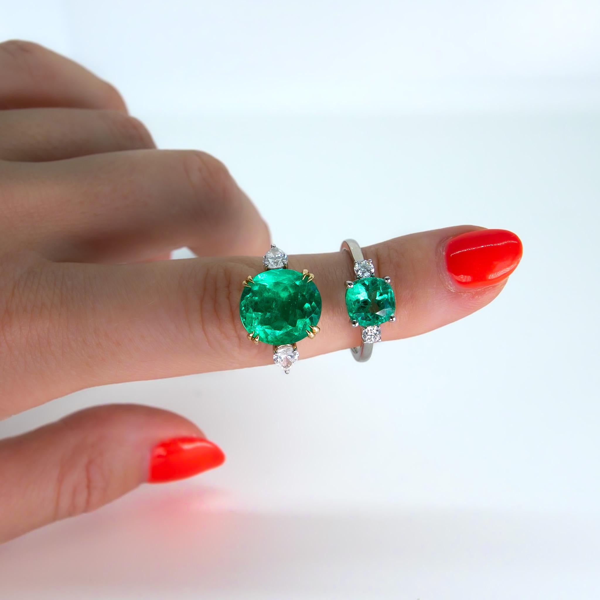 5.51ct Certified Colombian Emerald Insignificant Oil and Pear Shape Diamond Ring In New Condition For Sale In Sai Kung District, HK