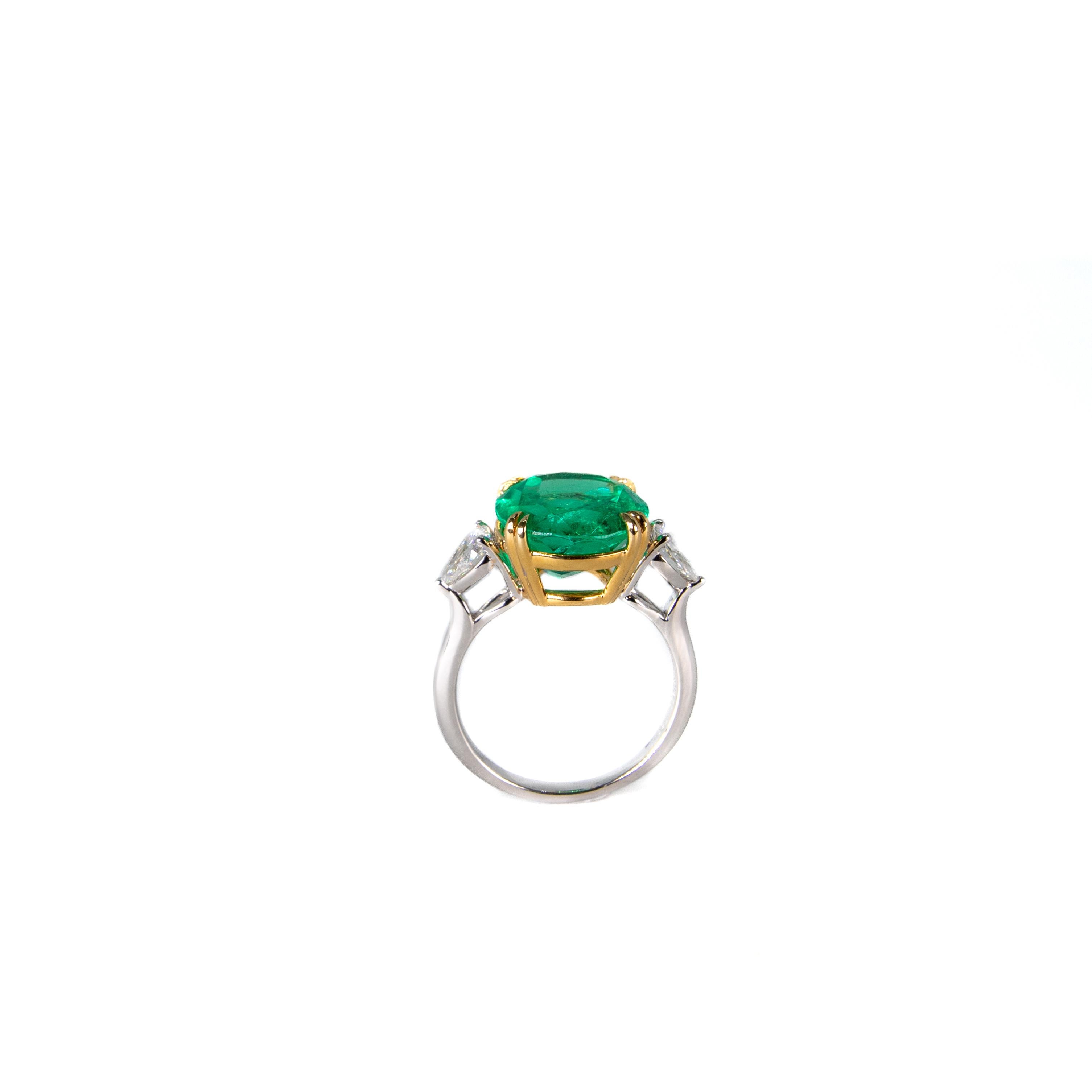 Oval Cut 5.51ct Certified Colombian Emerald Insignificant Oil and Pear Shape Diamond Ring For Sale