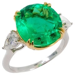 Used 5.51ct Certified Colombian Emerald Insignificant Oil and Pear Shape Diamond Ring