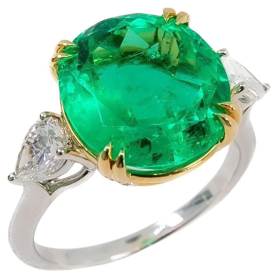 5.51ct Certified Colombian Emerald Insignificant Oil and Pear Shape Diamond Ring For Sale