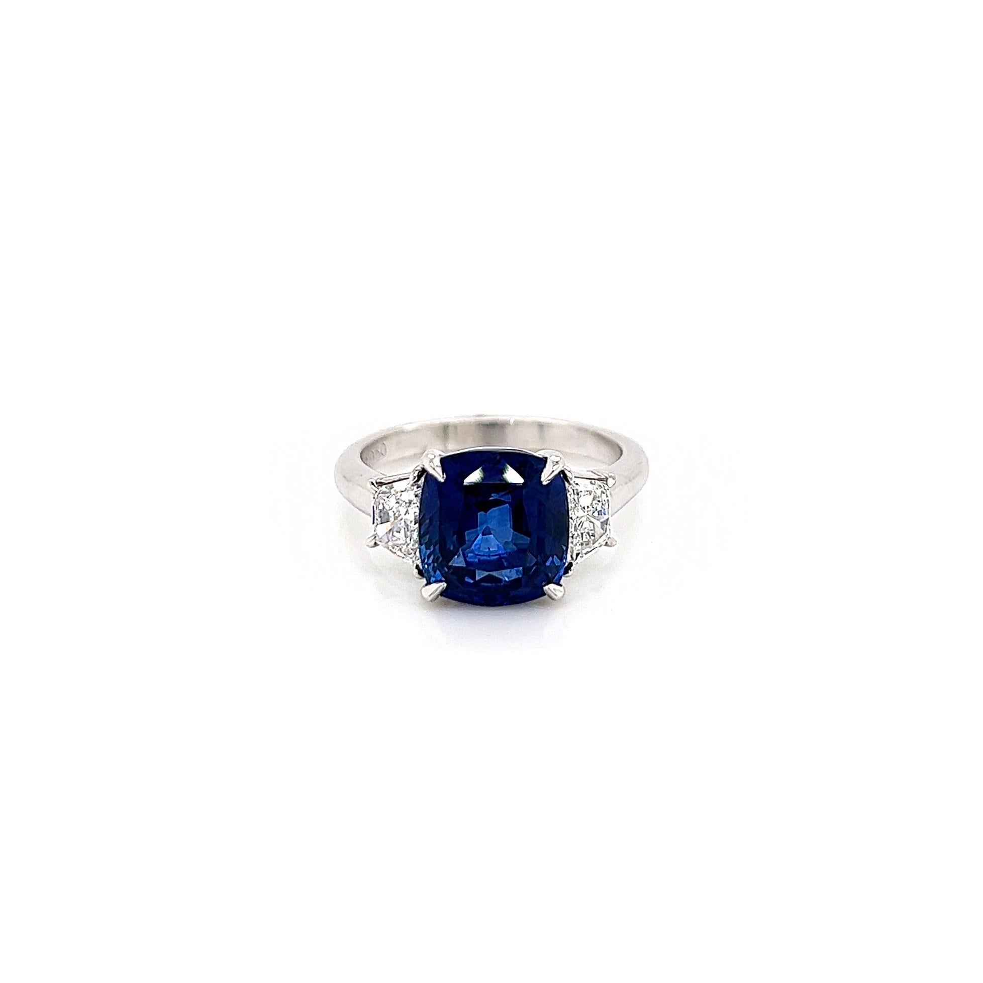 5.52 Total Carat Sapphire and Diamond Ladies Ring. GIA Certified.

Dazzling yet extravagant royal blue sapphire and diamond ring, perfect to take her breath away. Set up a beautiful dinner and watch her glow as soon as she receives this brilliant