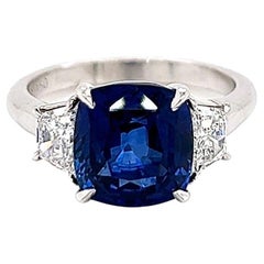 5.52 Carat Total Cushion Cut Blue Sapphire & Diamond Ladies Ring GIA Certified.