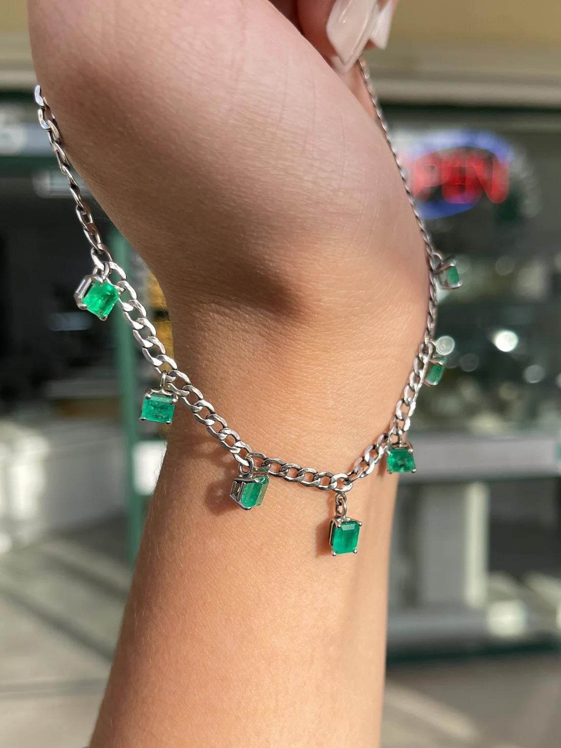 5.52tcw 14K Colombian Emerald-Asscher Cut Multi-Gemstone Emerald Curb Necklace For Sale 2