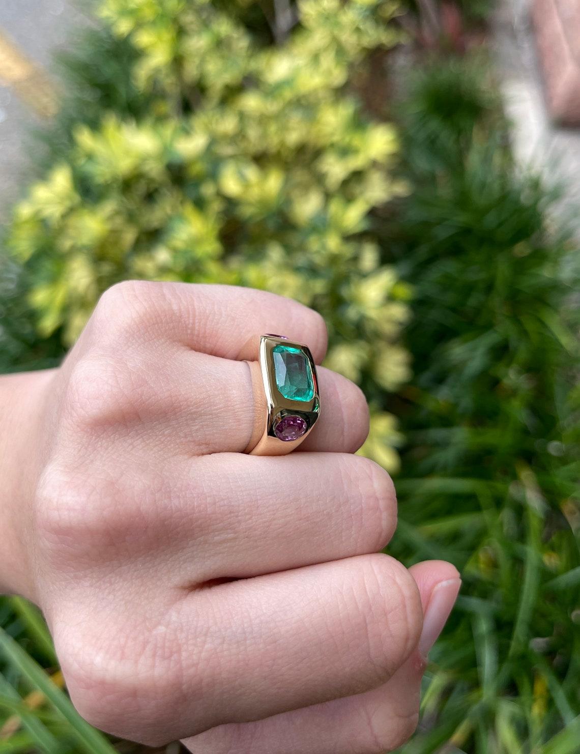 De las mujeres Anillo gitano de esmeralda colombiana y zafiro rosa oval de 5,52 qt 18 quilates y tres piedras en venta