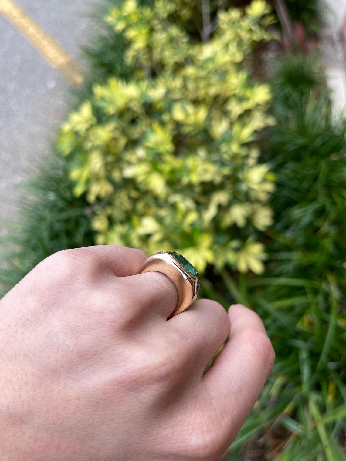 Anillo gitano de esmeralda colombiana y zafiro rosa oval de 5,52 qt 18 quilates y tres piedras en venta 1