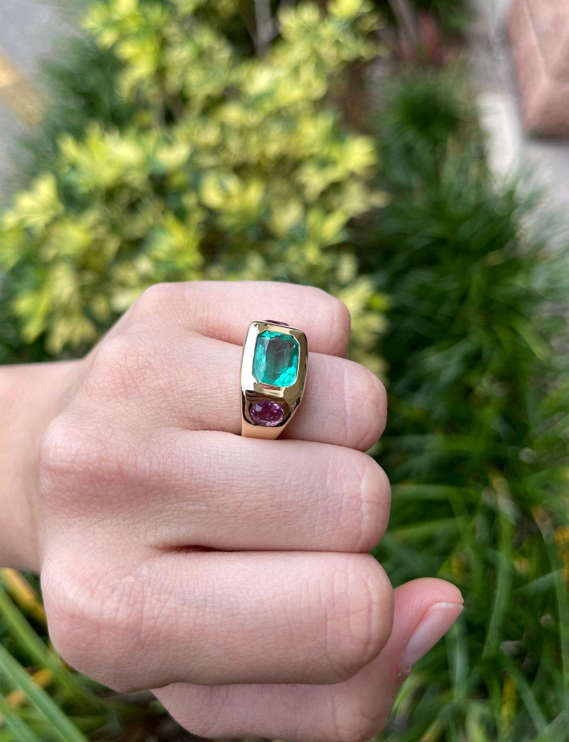 Anillo gitano de esmeralda colombiana y zafiro rosa oval de 5,52 qt 18 quilates y tres piedras en venta 3