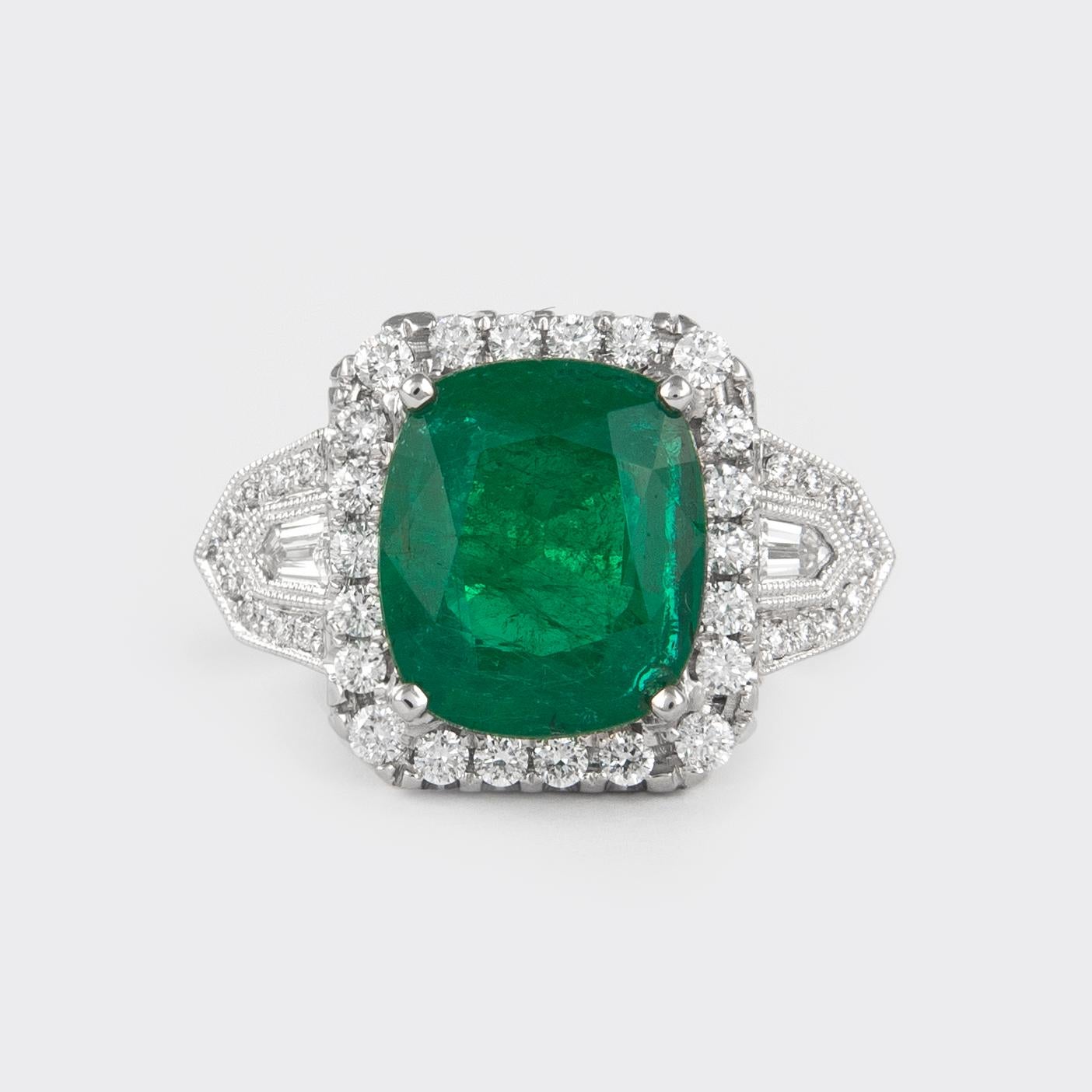 Women's 5.53 Carat Emerald with Diamond Ring 18 Karat Gold