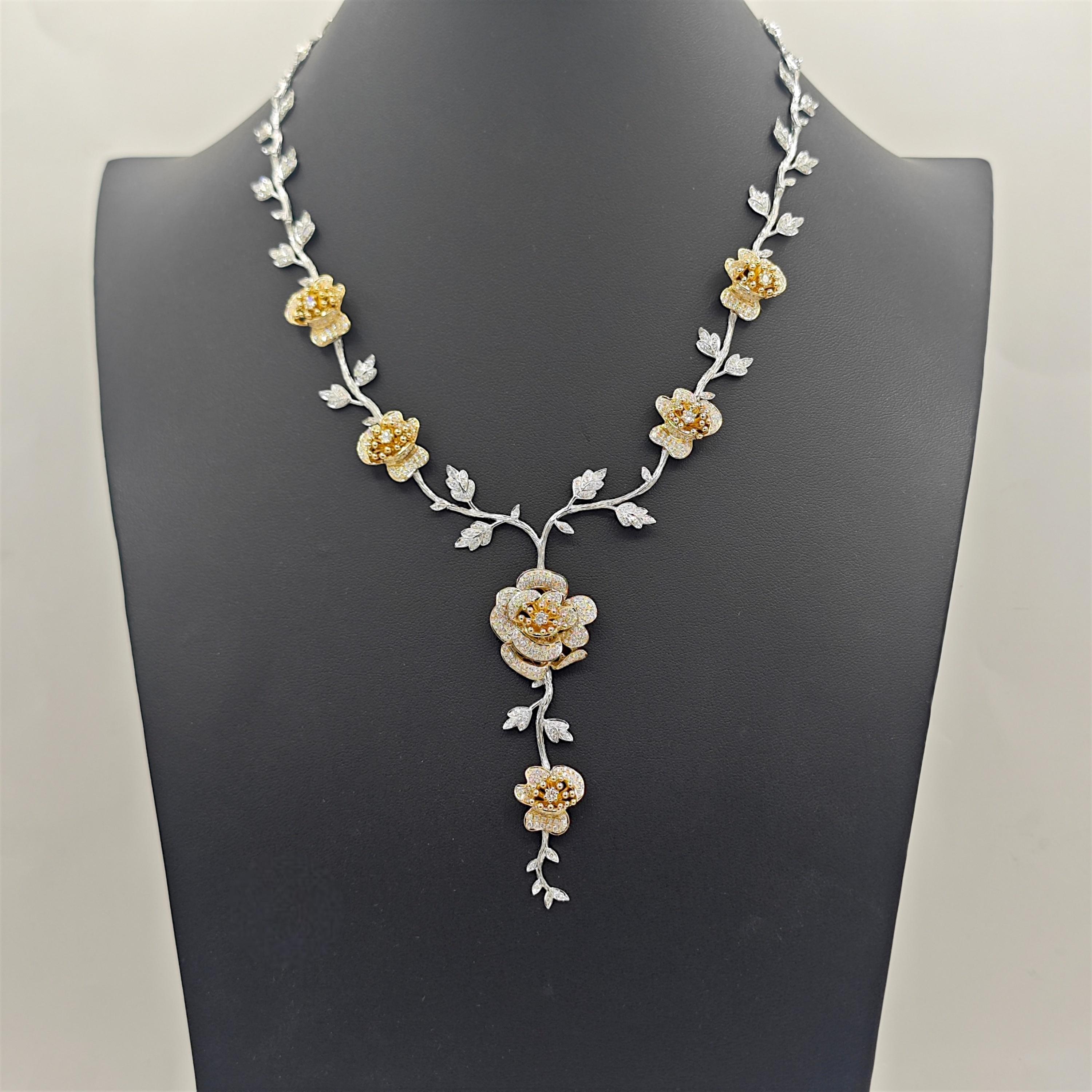 Diamante rotondo da 5,53 carati in oro bianco e giallo  Collana In condizioni Nuovo in vendita a New York, NY