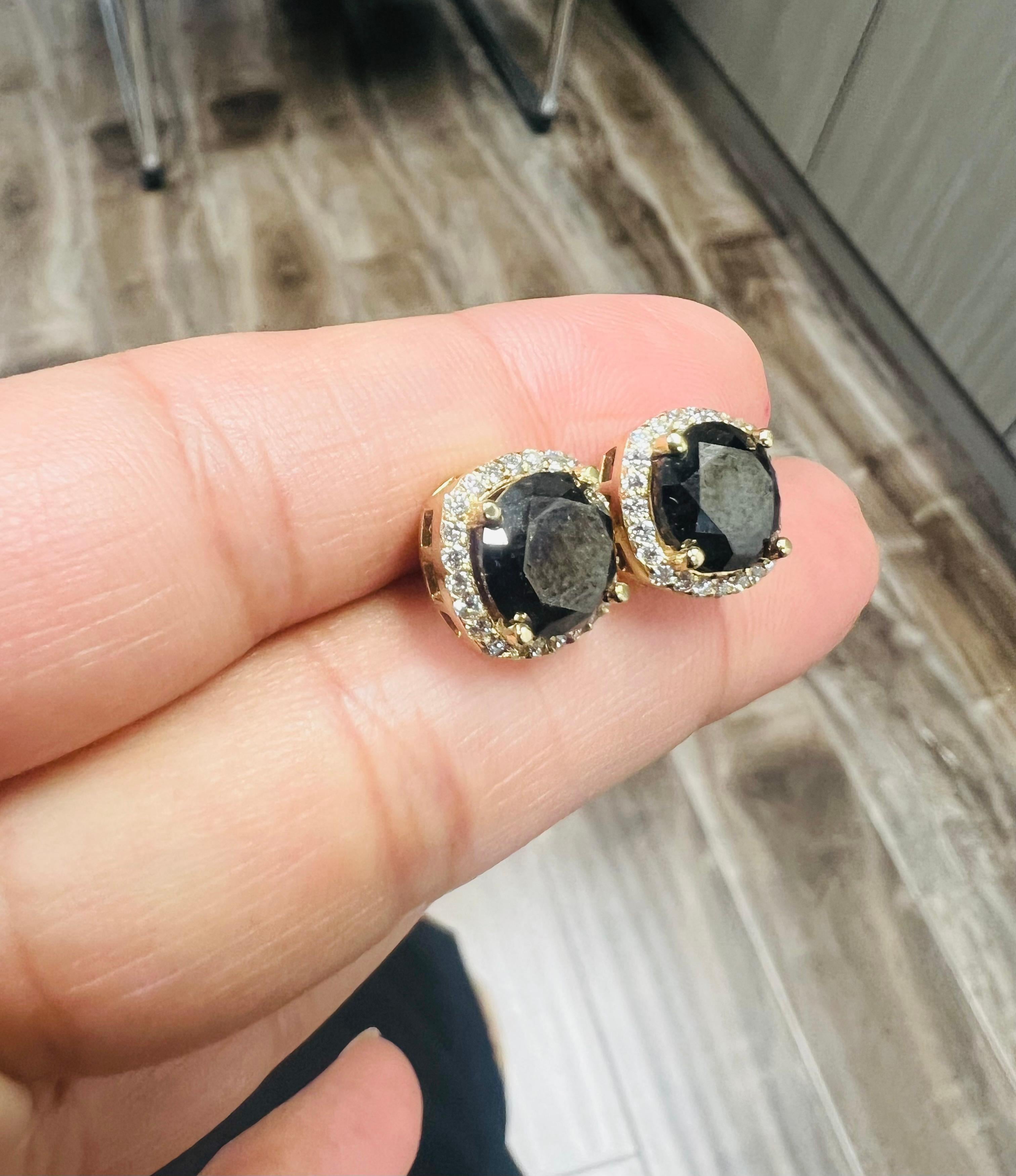 5.54 Carat Black Diamond White Diamond Yellow Gold Stud Earrings For Sale 1