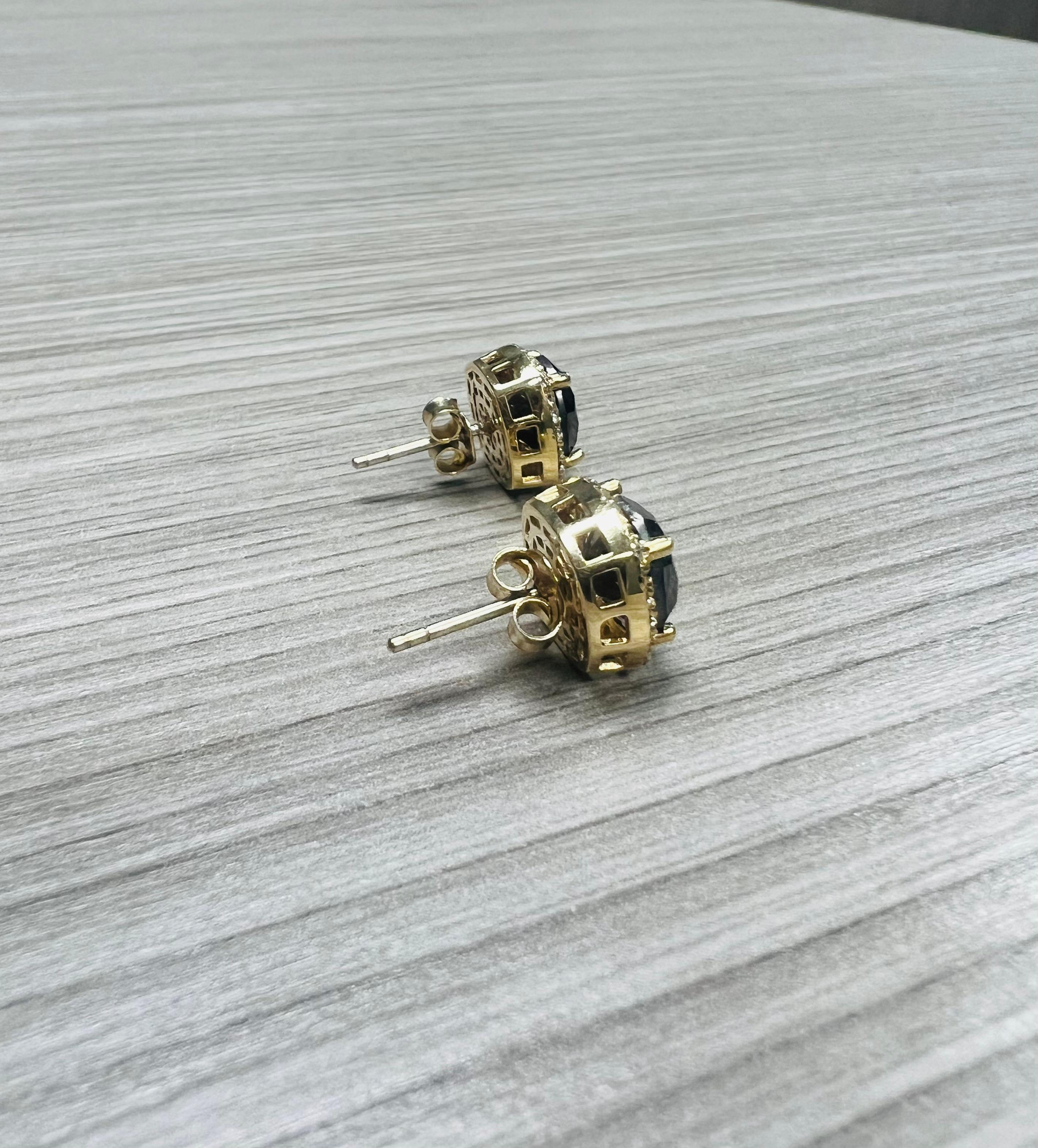 5.54 Carat Black Diamond White Diamond Yellow Gold Stud Earrings For Sale 3