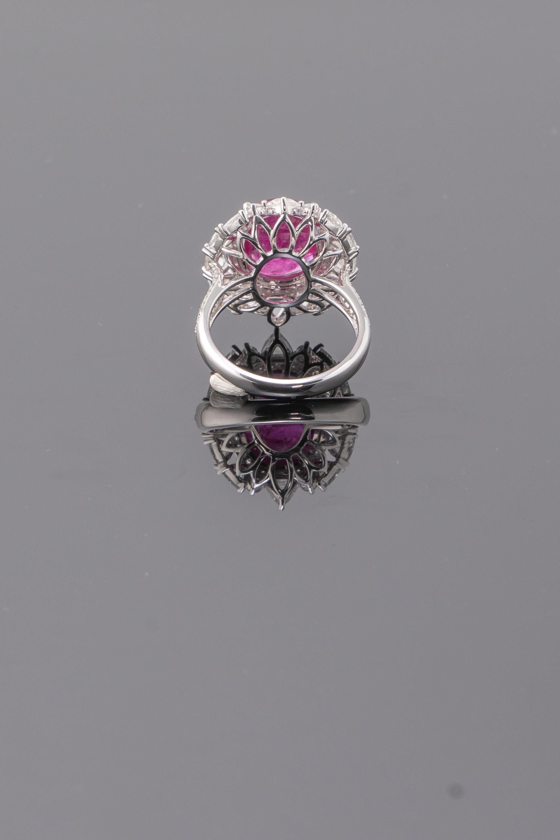 5.54 Carat Burma Ruby and Diamond Cocktail Ring In New Condition For Sale In Bangkok, Thailand