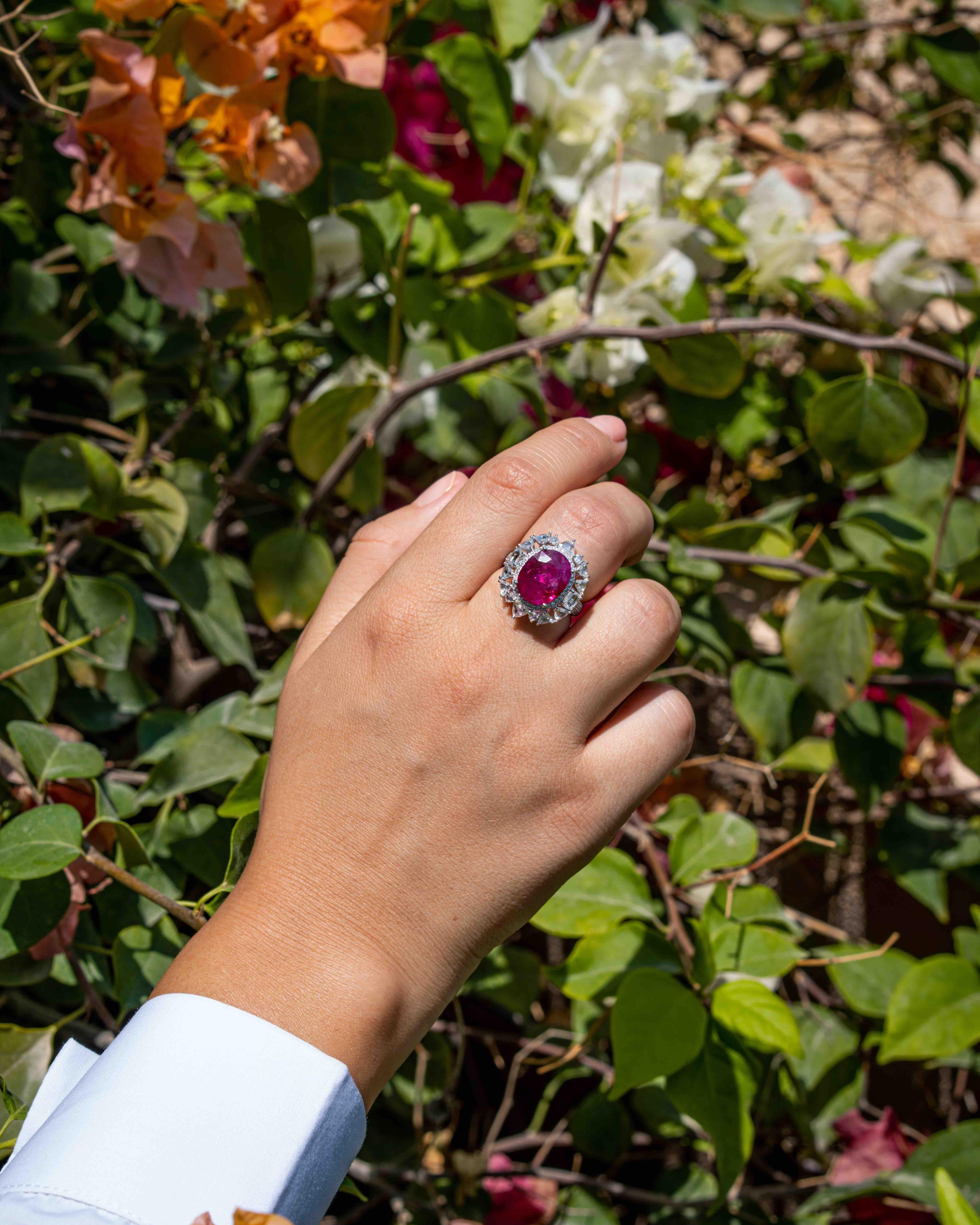 5.54 Carat Burma Ruby and Diamond Cocktail Ring For Sale 1