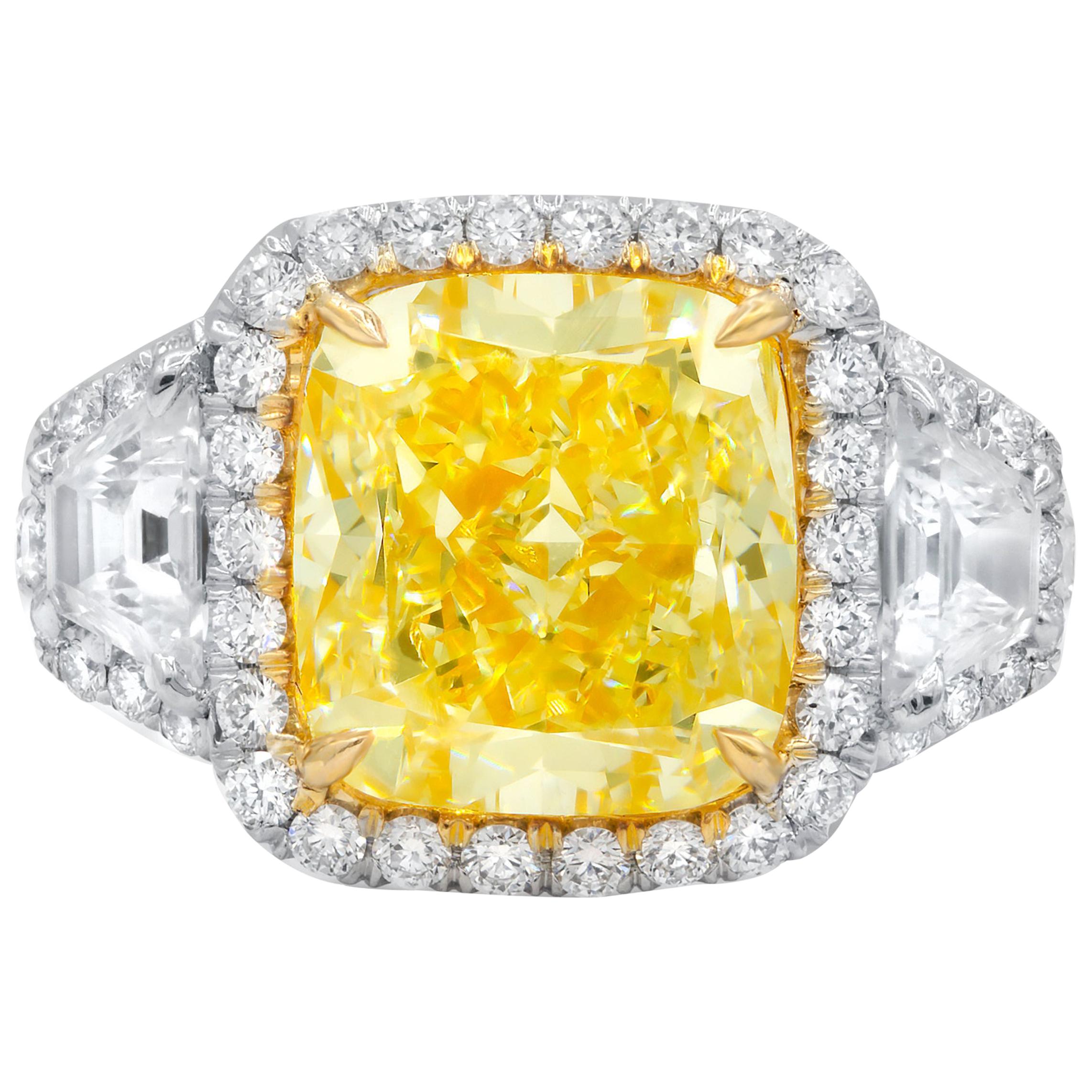 Bague en diamant jaune canari de 5,54 carats