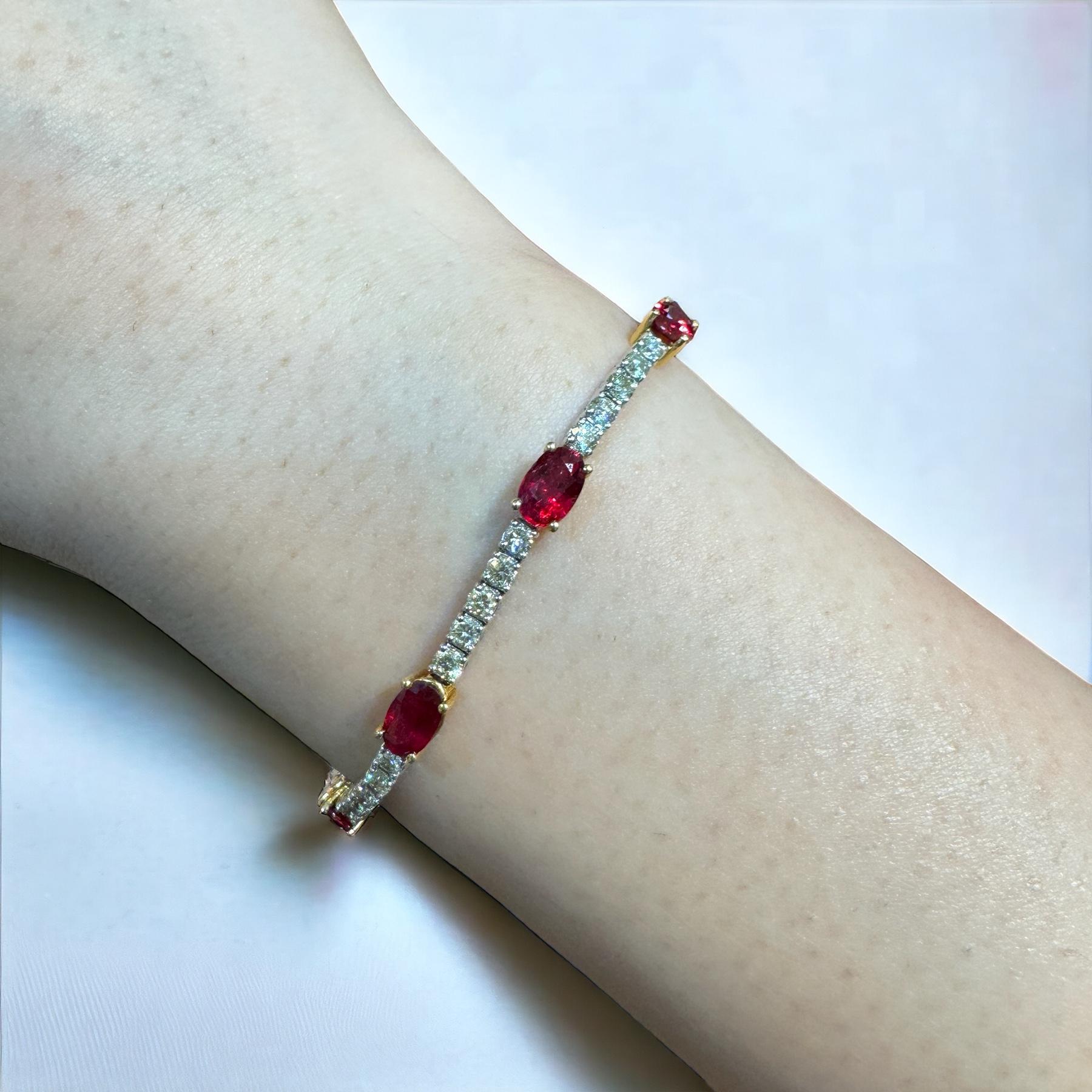 5.54 Carat Oval Cut Ruby and Diamond Tennis Bracelet in Two Tone 18K Gold For Sale 1