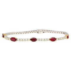 Bracelet tennis bicolore en or 18 carats avec rubis et diamants de taille ovale de 5,54 carats