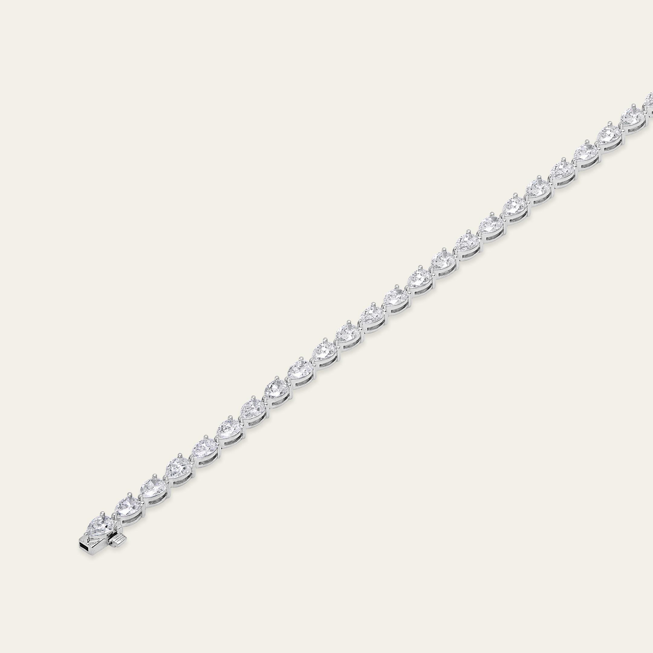 5.54 Carat Pear-Shaped Diamond Tennis Bracelet In New Condition For Sale In New York, NY