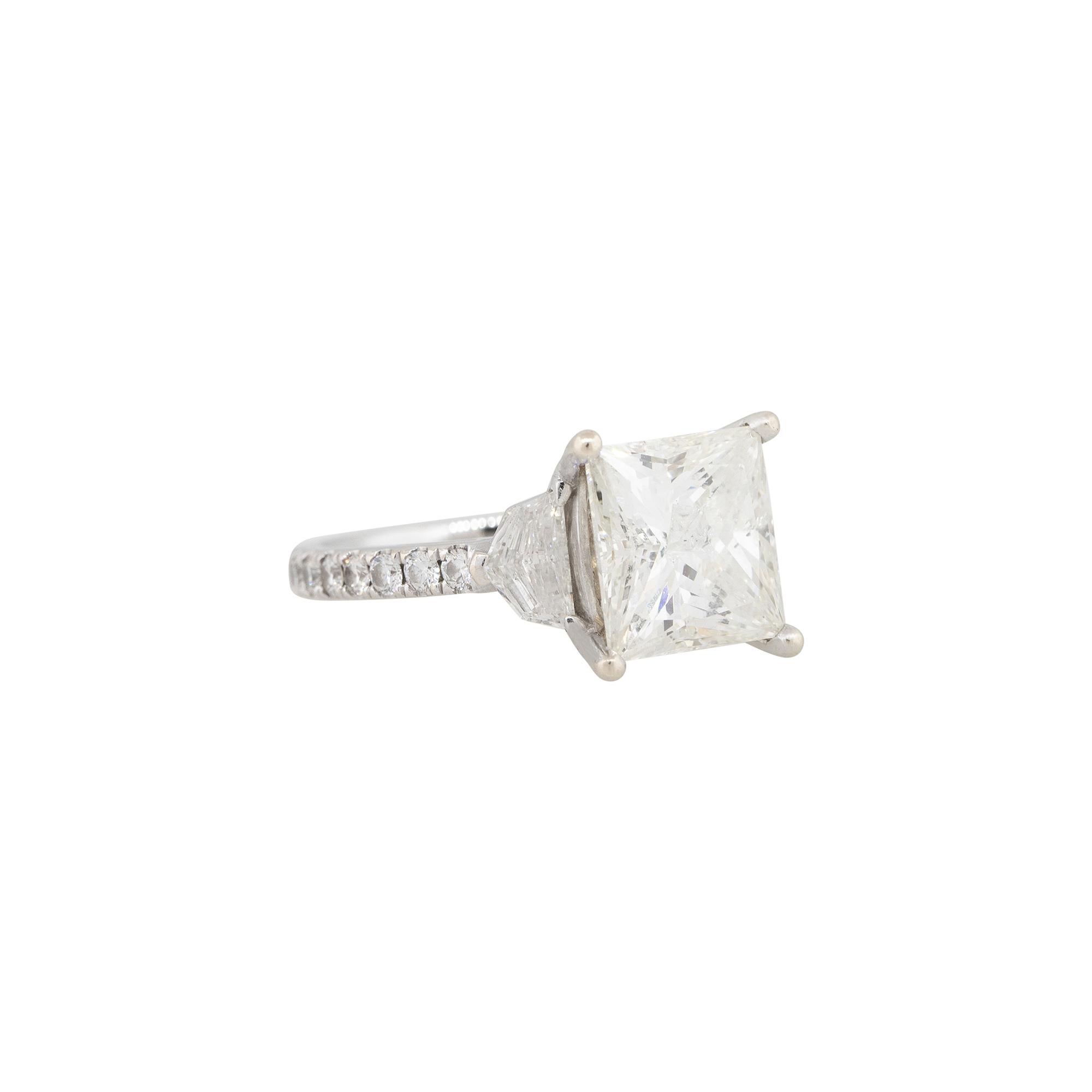 Modern 5.54 Carat Princess Cut Diamond Engagement Ring 18 Karat in Stock For Sale