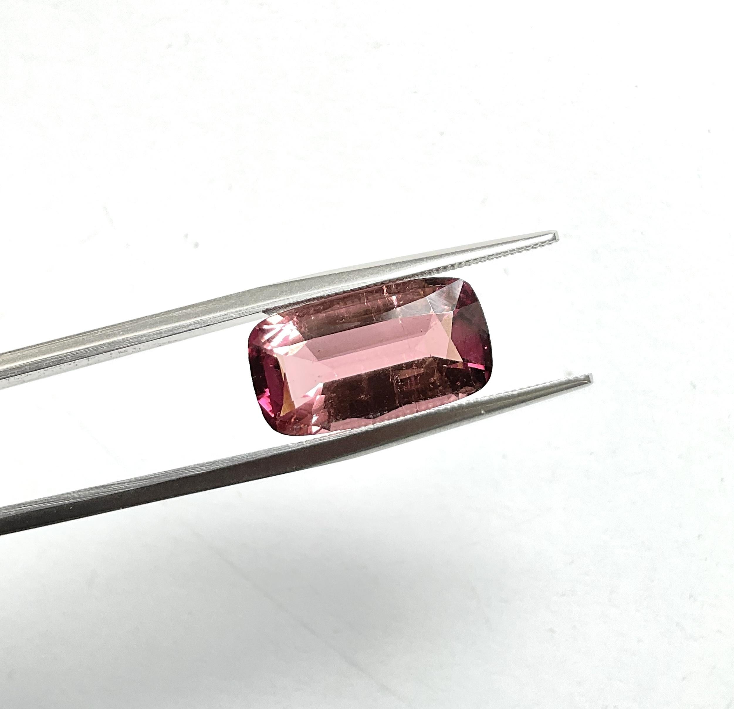 Women's or Men's 5.54 Carats Pink Peach Top Quality Cushion Cut stone For Jewelry Natural Gem For Sale