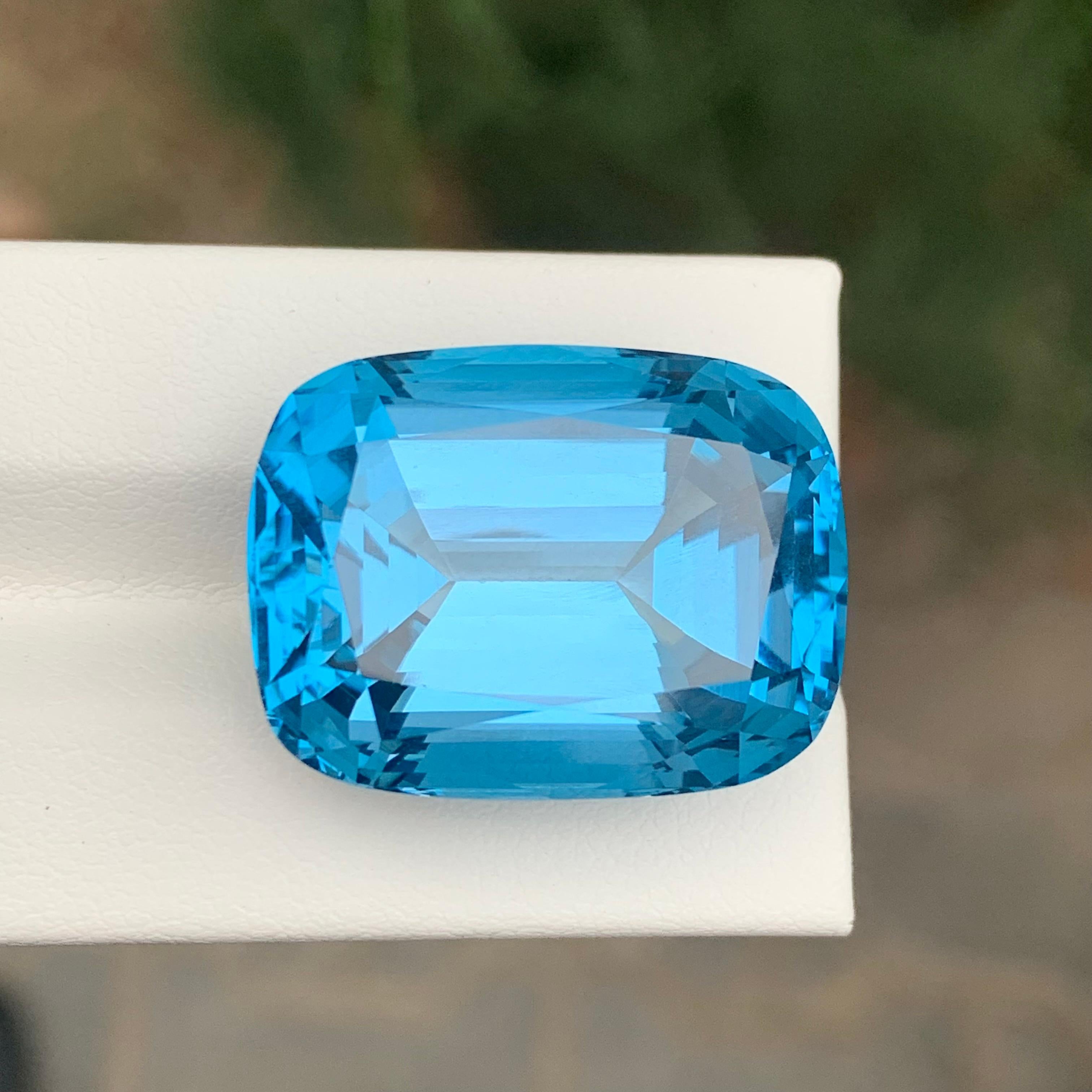55.40 Carat Excellent Faceted London Blue Topaz Cushion Shape Gemstone In New Condition For Sale In Peshawar, PK