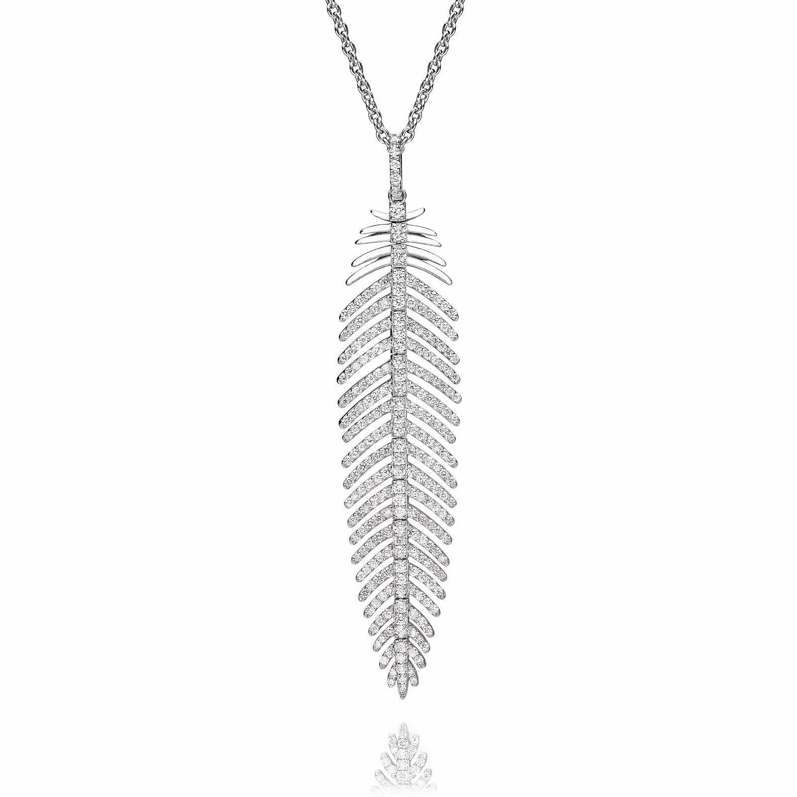 Contemporary 5.55 Carat Diamonds Feather Dangle Pendent and Earring Set For Sale