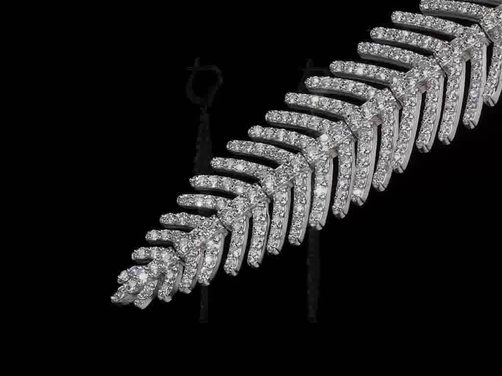 5.55 Carat Diamonds Feather Dangle Pendent and Earring Set For Sale 2